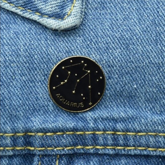 Aquarius Zodiac Constellation Enamel Pin - Picture 1 of 2